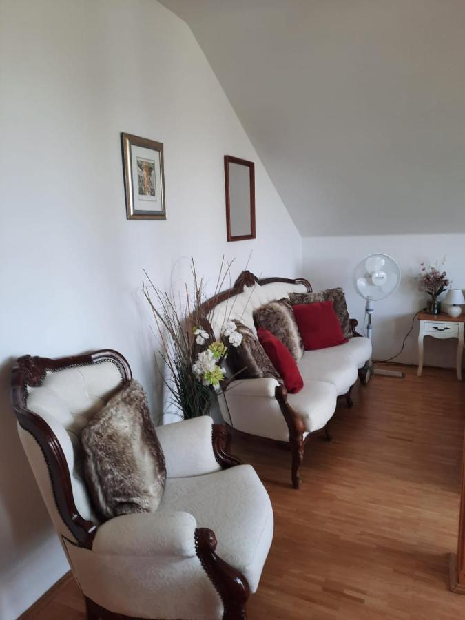 Apartman Мікулов Екстер'єр фото