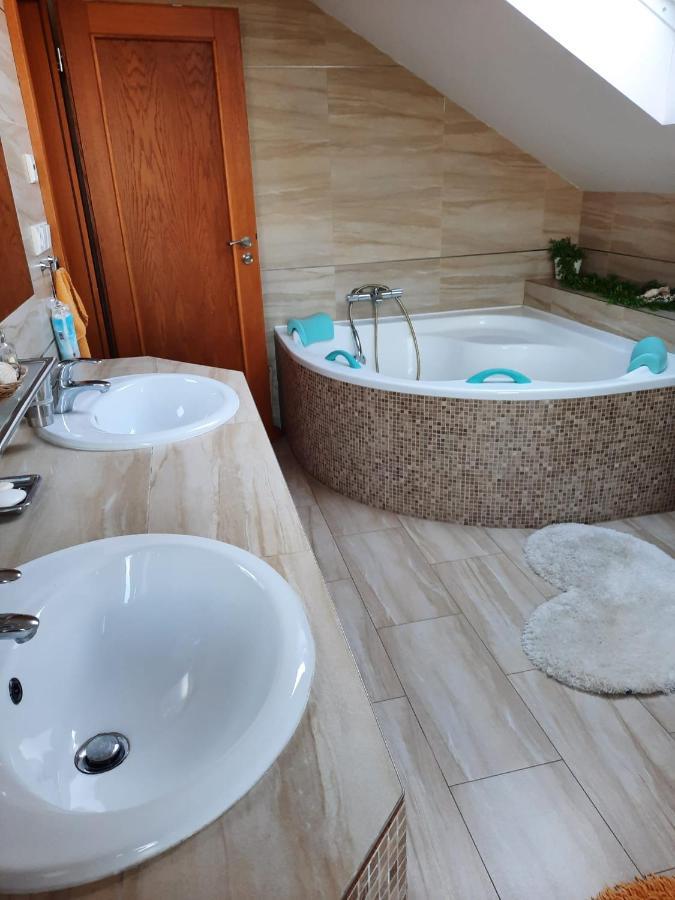 Apartman Мікулов Екстер'єр фото