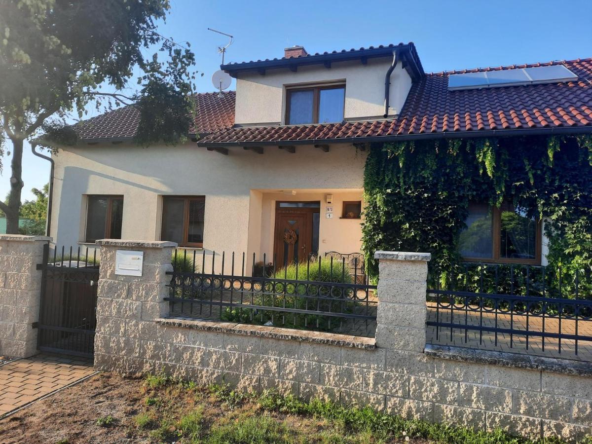 Apartman Мікулов Екстер'єр фото