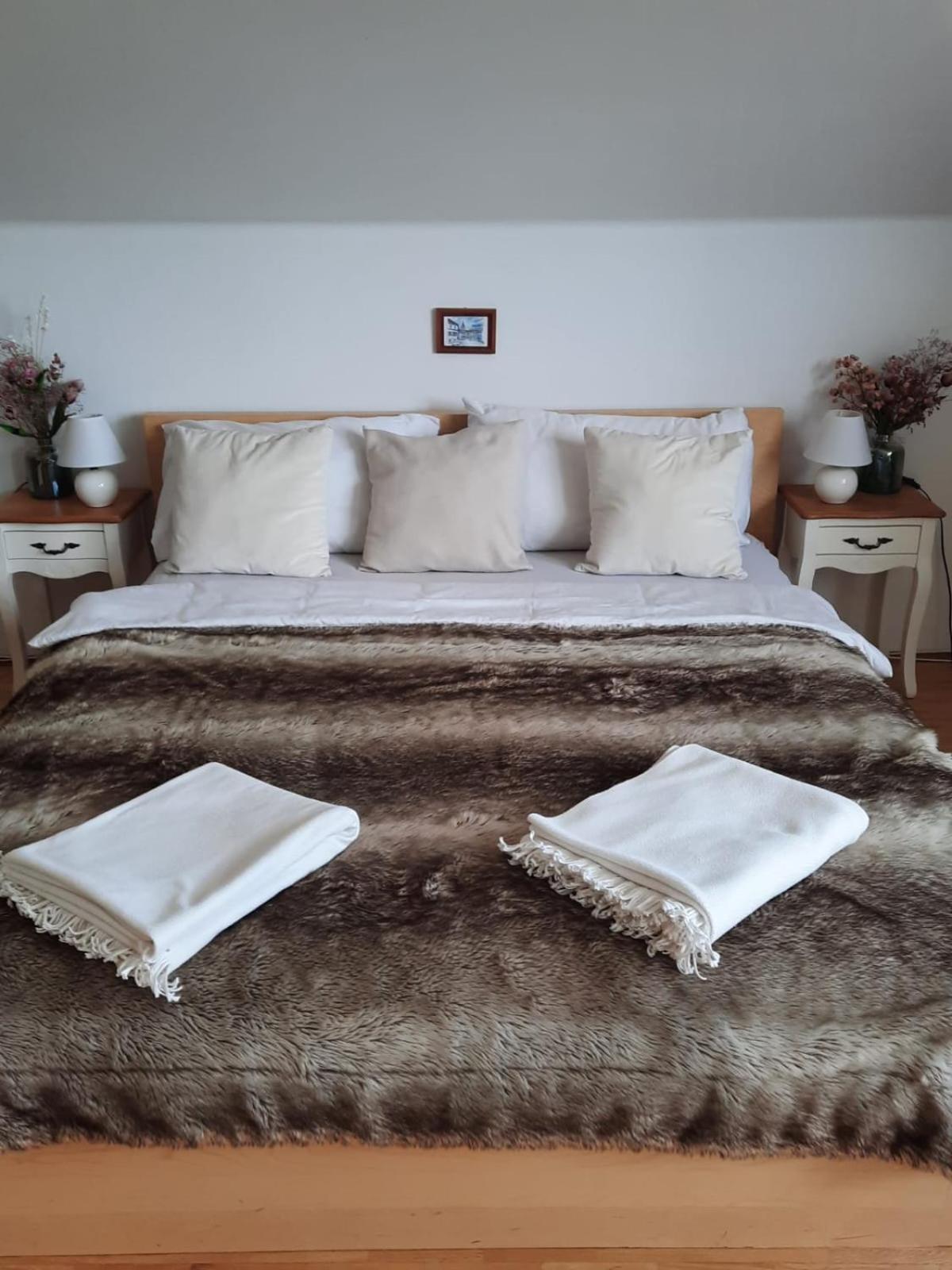 Apartman Мікулов Екстер'єр фото