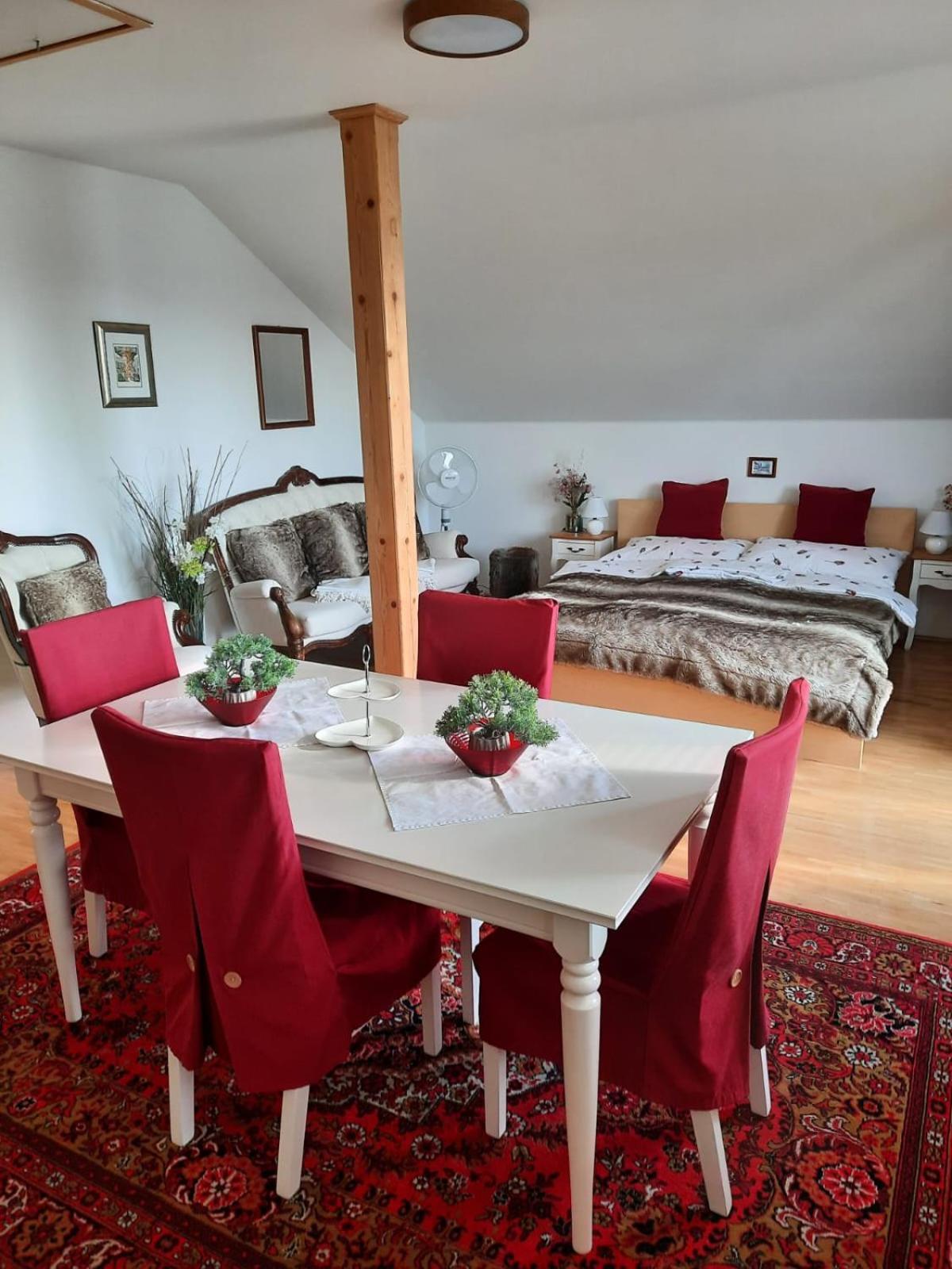 Apartman Мікулов Екстер'єр фото
